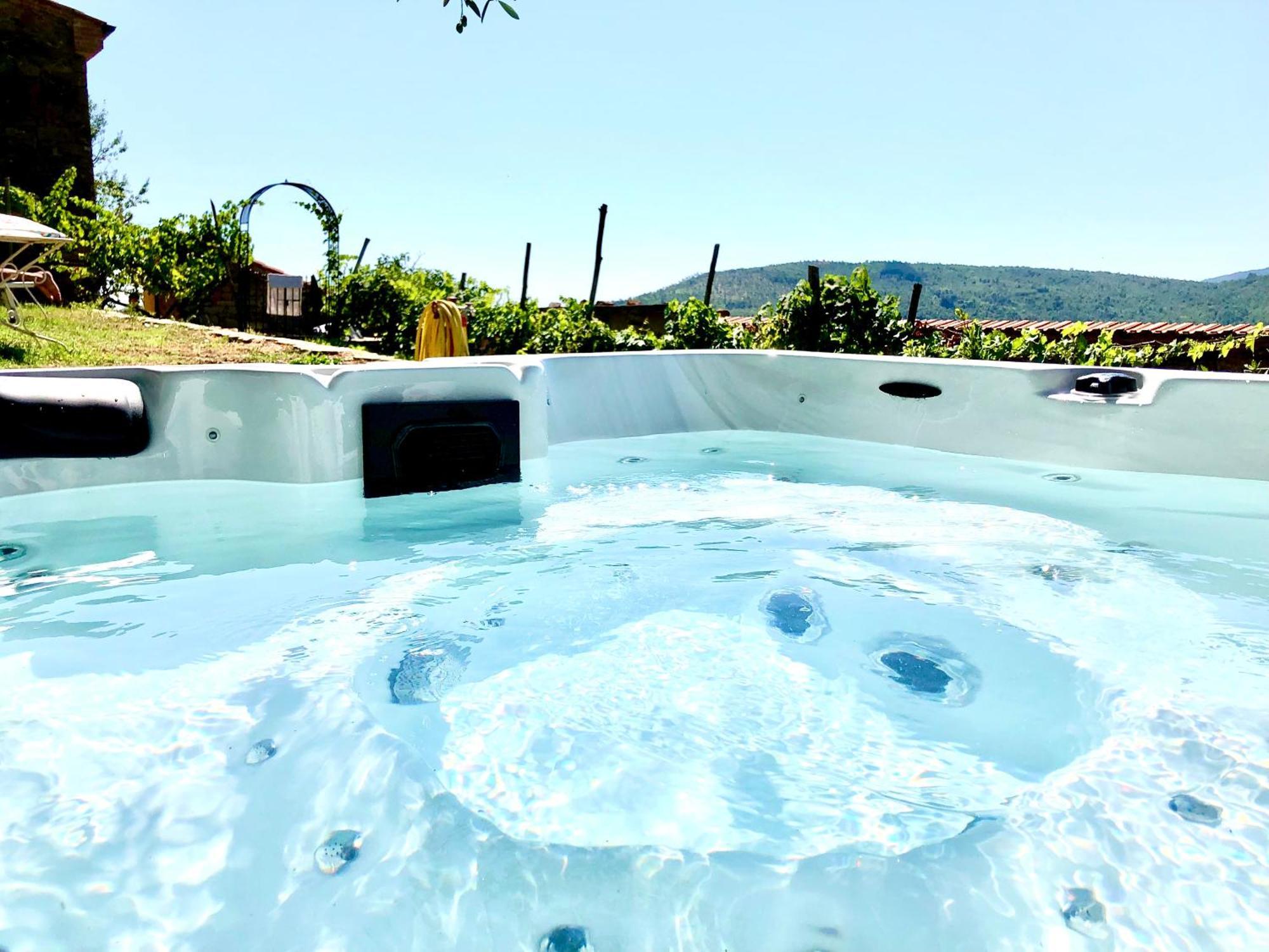 Bio Agriturismo Alba Etrusca Di Cortona - Organic Farmhouse- Appartamento Lavanda-Appartamento Rosmarino - Vasca Idromassaggio Esterna Poggioni ภายนอก รูปภาพ