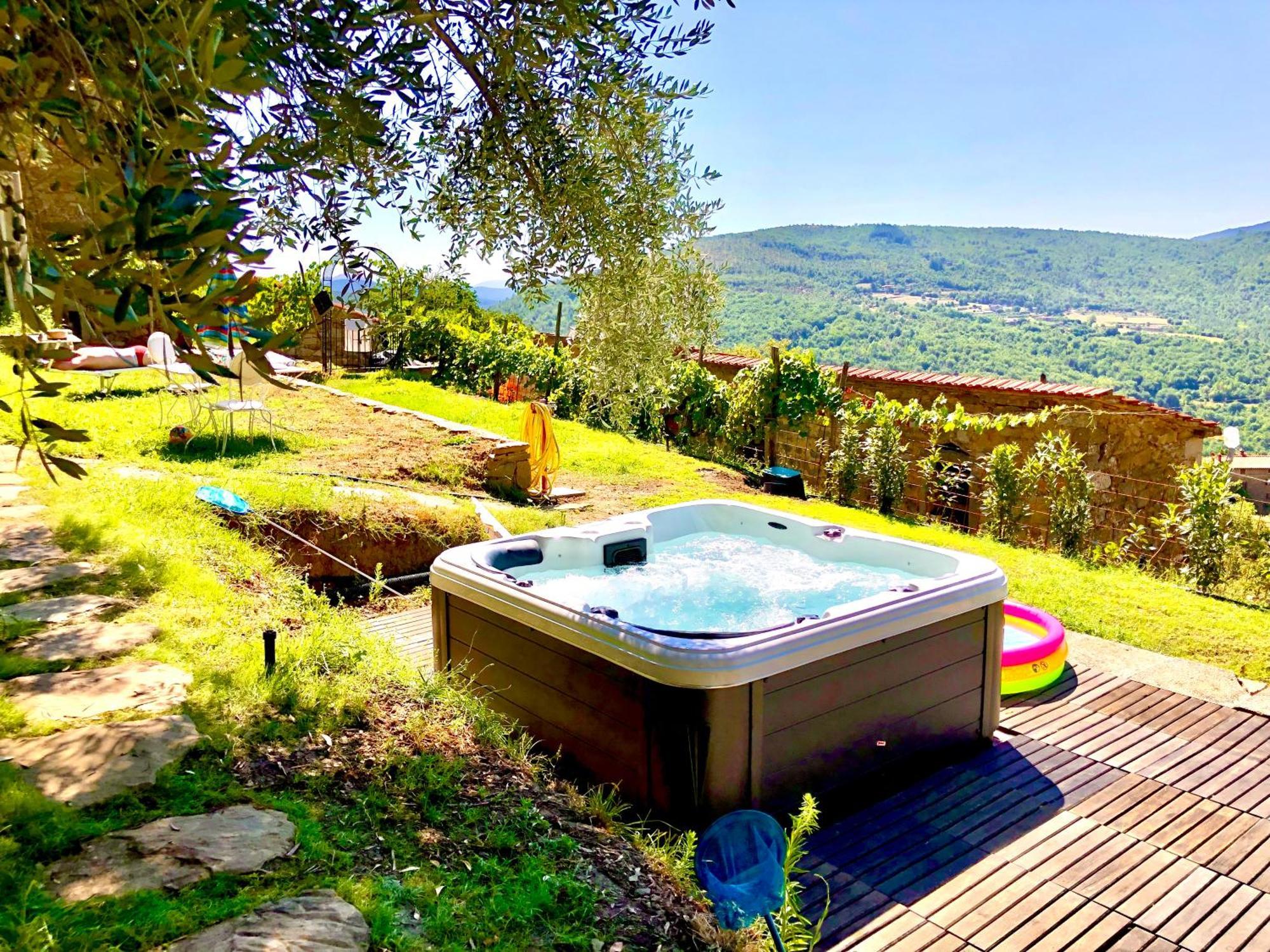 Bio Agriturismo Alba Etrusca Di Cortona - Organic Farmhouse- Appartamento Lavanda-Appartamento Rosmarino - Vasca Idromassaggio Esterna Poggioni ภายนอก รูปภาพ