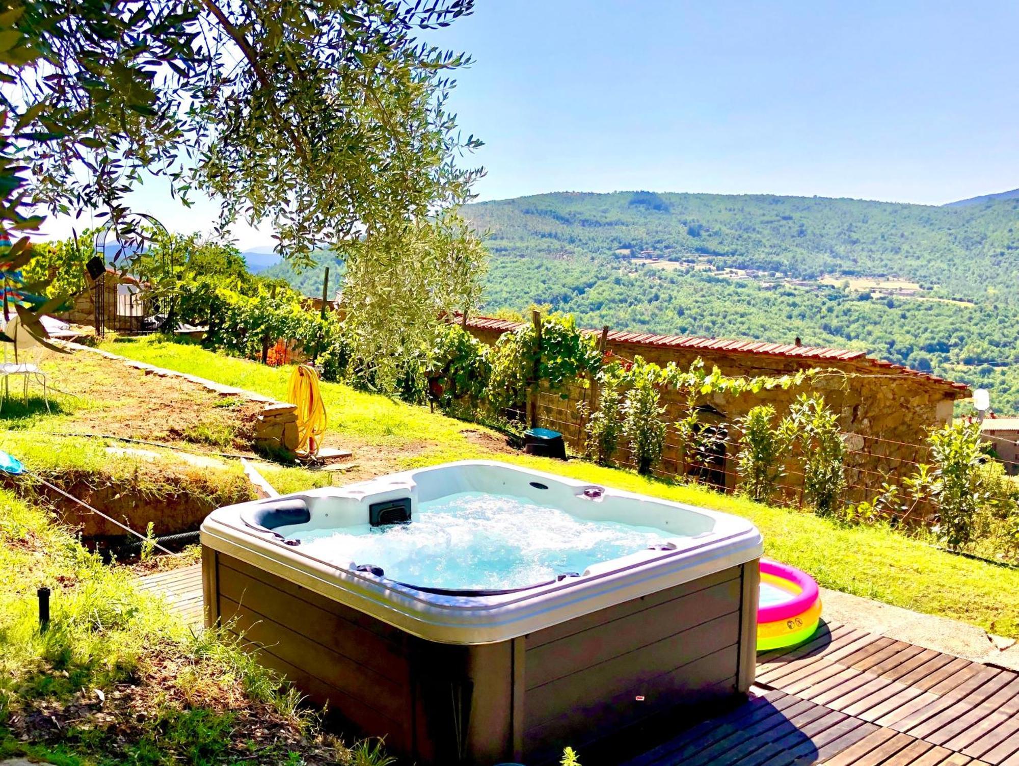 Bio Agriturismo Alba Etrusca Di Cortona - Organic Farmhouse- Appartamento Lavanda-Appartamento Rosmarino - Vasca Idromassaggio Esterna Poggioni ภายนอก รูปภาพ