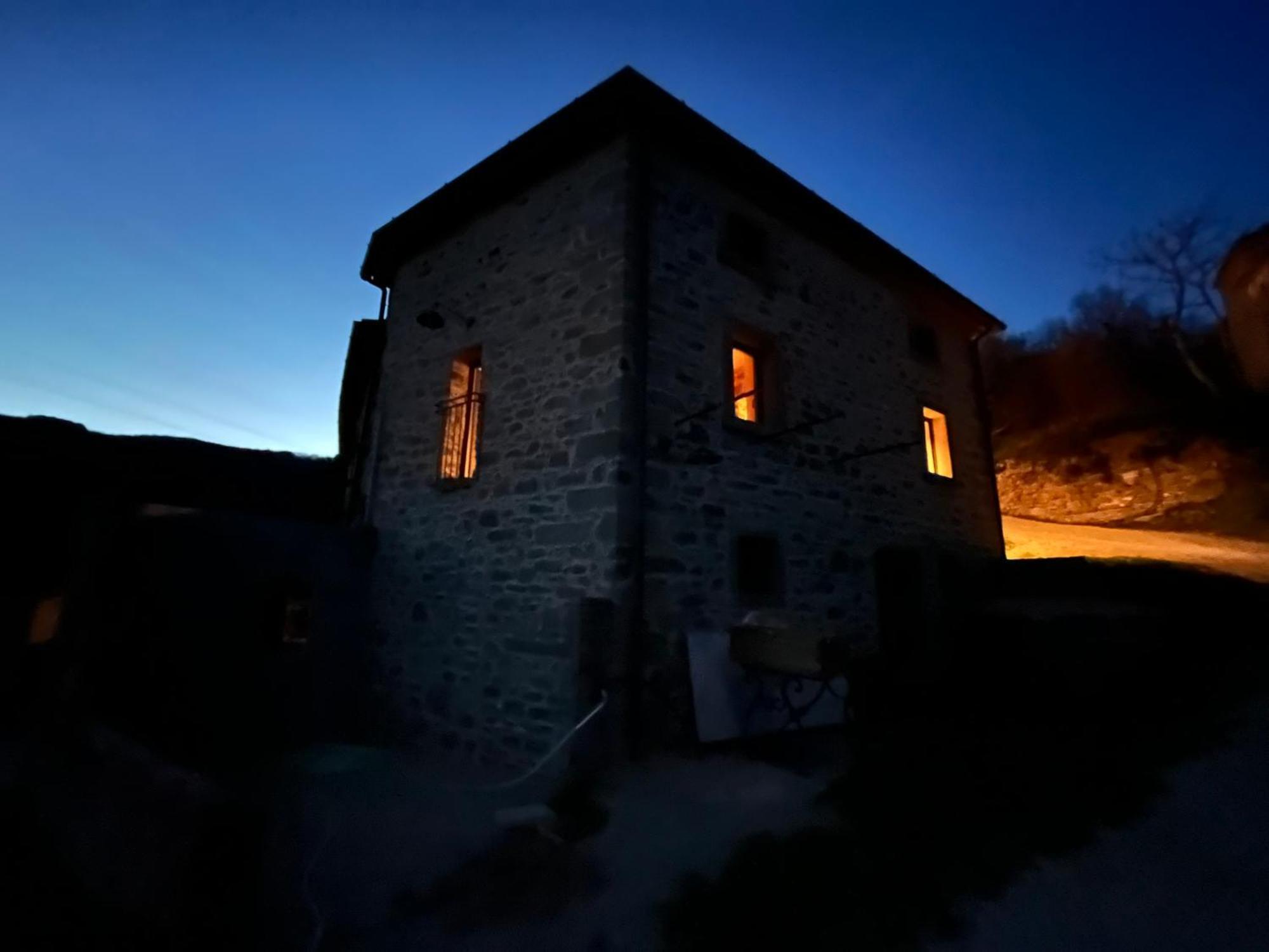 Bio Agriturismo Alba Etrusca Di Cortona - Organic Farmhouse- Appartamento Lavanda-Appartamento Rosmarino - Vasca Idromassaggio Esterna Poggioni ภายนอก รูปภาพ